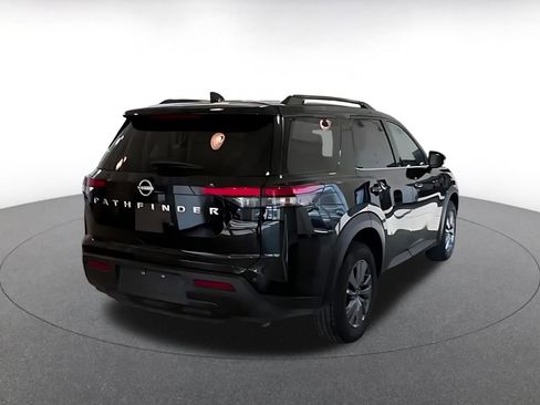 Used 2025 Nissan Pathfinder SV image 12