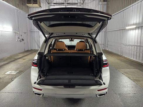 Used 2024 BMW X7 xDrive40i w/ Premium Package image 63