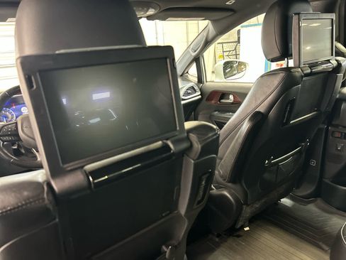 Used 2019 Chrysler Pacifica Touring-L FWD image 5