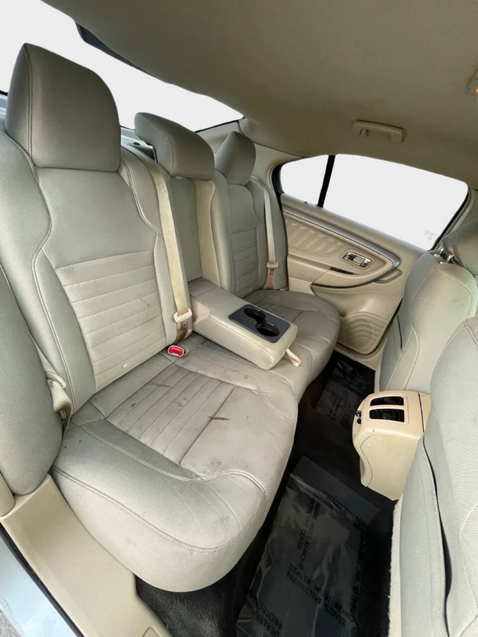 Used 2018 Ford Taurus SE FWD image 12