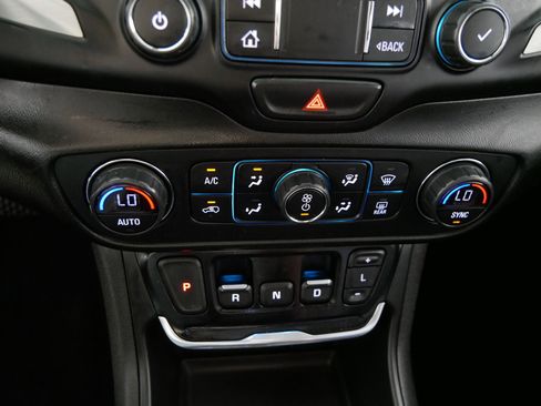 Used 2021 GMC Terrain SLT AWD/4WD image 23
