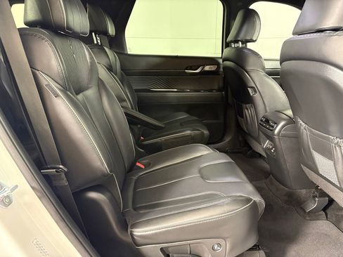Used 2024 Hyundai Palisade Calligraphy image 16