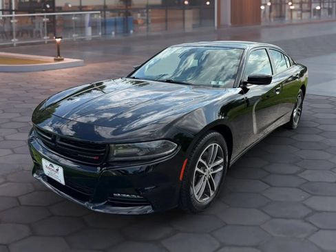 Used 2019 Dodge Charger SXT AWD/4WD image 6