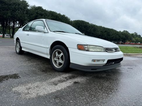 Used 1994 Honda Accord DX image 1