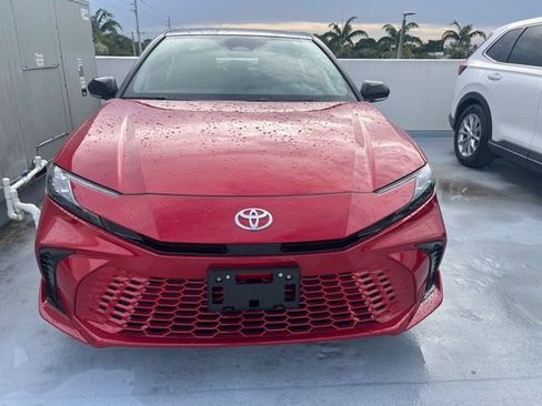 Used 2025 Toyota Camry XSE AWD/4WD image 2
