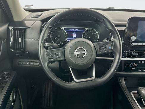 Used 2025 Nissan Pathfinder SV FWD image 18