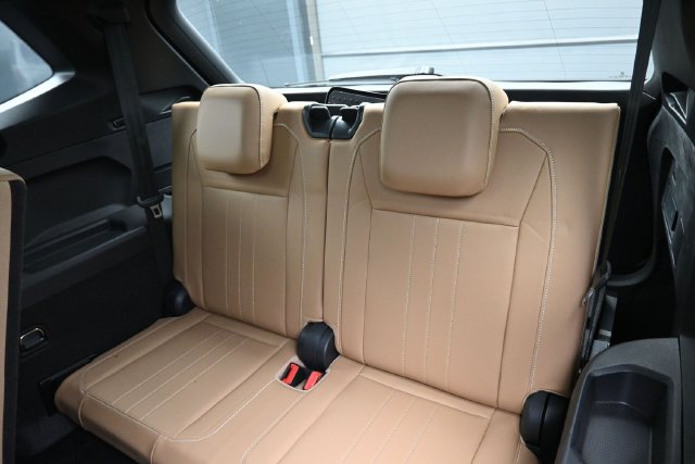 Used 2023 Volkswagen Tiguan SE R-Line FWD image 30
