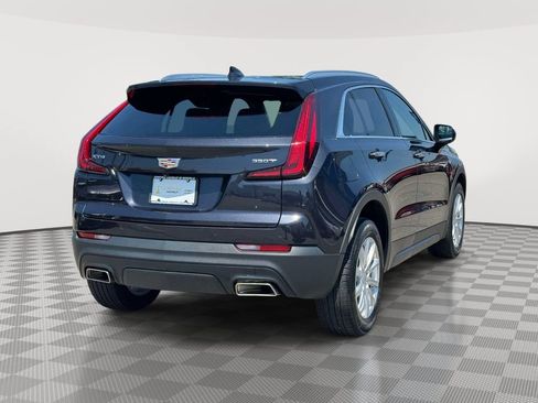 Used 2022 Cadillac XT4 Luxury w/ Cold Weather Package AWD/4WD image 4