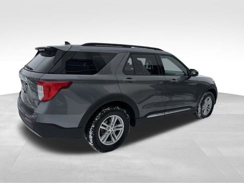 Used 2023 Ford Explorer XLT w/ Equipment Group 202A image 8