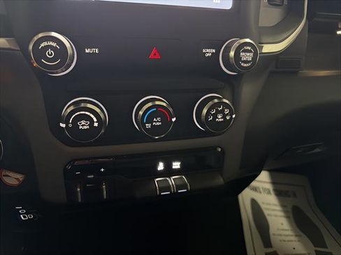 Used 2024 RAM 2500 Big Horn image 24