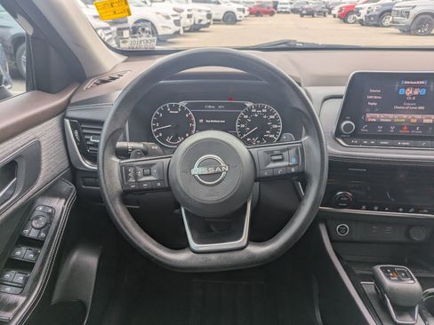 Used 2023 Nissan Rogue SV image 19
