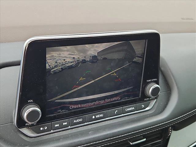 Used 2023 Nissan Rogue SV FWD image 13