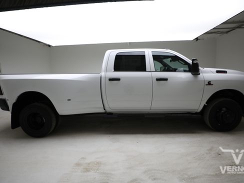 New 2026 RAM 3500 Tradesman AWD/4WD image 6