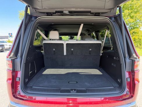 Used 2025 Jeep Wagoneer L 4WD image 21