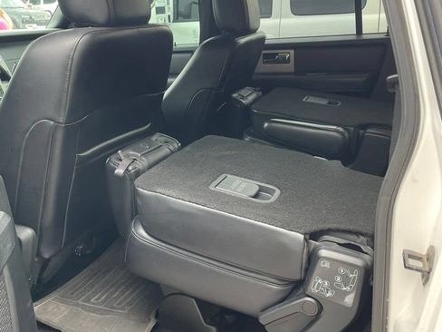 Used 2017 Ford Expedition EL Limited w/ Equipment Group 301A AWD/4WD image 5