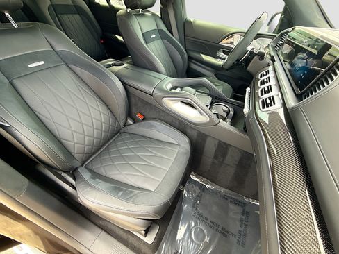 Used 2025 Mercedes-Benz GLS 63 AMG 4MATIC image 16