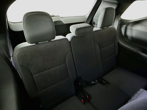 Used 2024 Chevrolet Traverse LT FWD image 28