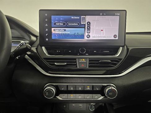 Used 2024 Nissan Altima 2.5 SR w/ SR Premium Package image 31