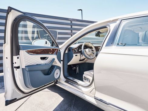 Used 2022 Bentley Flying Spur W12 AWD/4WD image 29