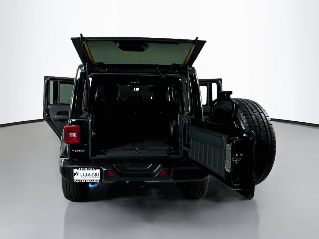 Used 2023 Jeep Wrangler Unlimited Sahara w/ Cold Weather Group AWD/4WD image 27