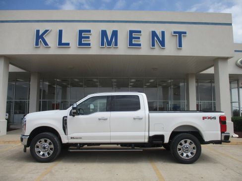 New 2026 Ford F250 4x4 Crew Cab Super Duty image 1