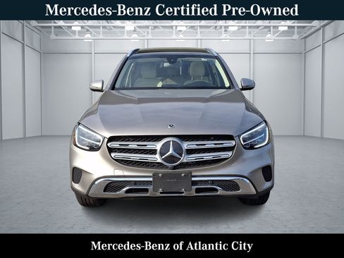 Used 2021 Mercedes-Benz GLC 300 4MATIC image 2