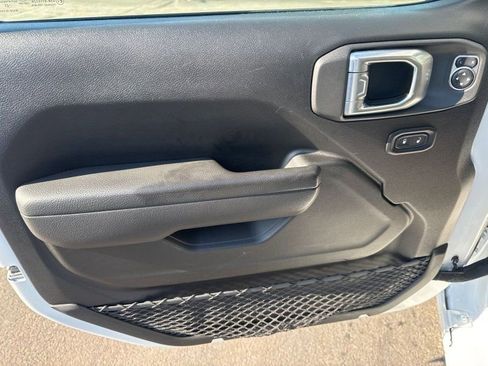 Used 2022 Jeep Wrangler Unlimited Sport image 17