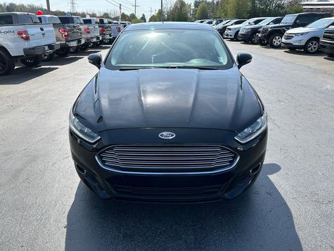 Used 2016 Ford Fusion SE w/ Equipment Group 202A image 6