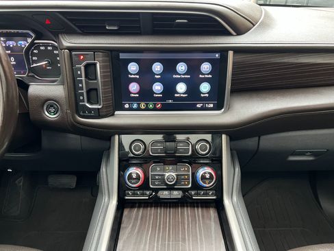 Used 2021 GMC Yukon Denali w/ Denali Ultimate Package image 17