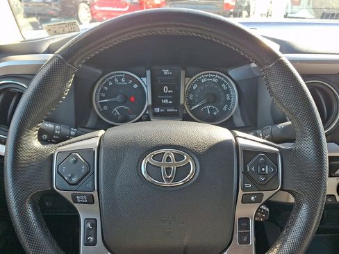 Used 2022 Toyota Tacoma image 18