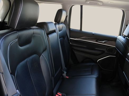 Used 2022 Jeep Grand Cherokee Limited 4xe w/ Luxury Tech Group II image 19