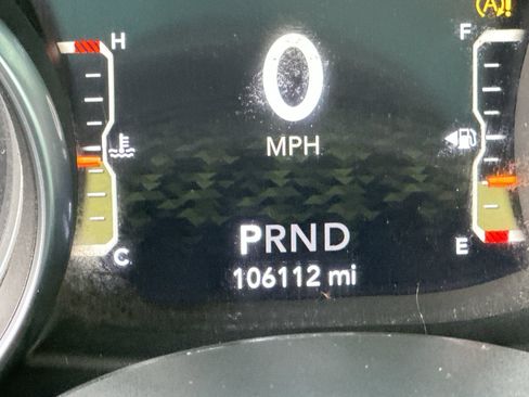 Used 2020 Jeep Wrangler Unlimited Sahara w/ Uconnect 4C Nav & Sound Group AWD/4WD image 15
