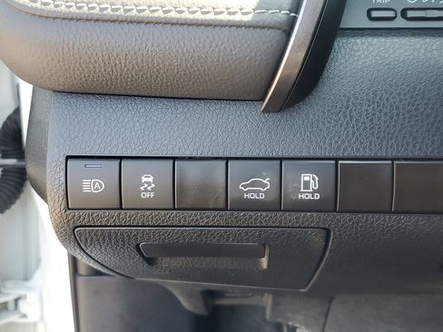 Used 2024 Toyota Camry SE image 28