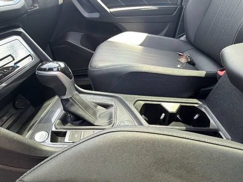 Used 2023 Volkswagen Tiguan SE w/ Panoramic Sunroof Package AWD/4WD image 26