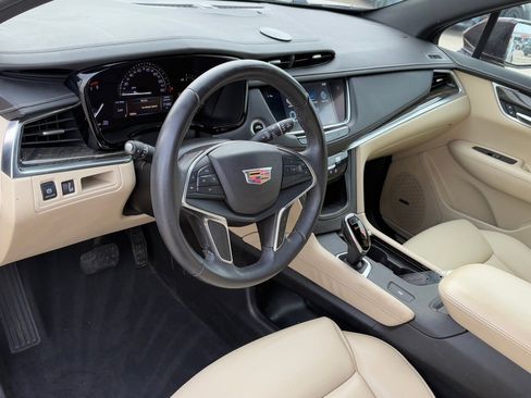 Used 2017 Cadillac XT5 Base image 15