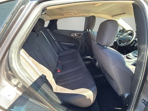 Used 2015 Chrysler 200 Limited image 11