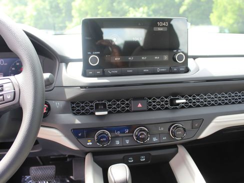 New 2025 Honda Accord SE image 7