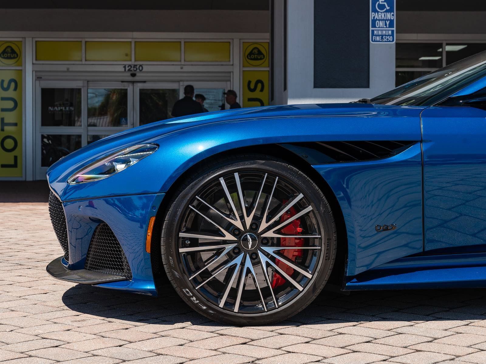 Used 2022 Aston Martin DBS Superleggera Volante RWD image 34