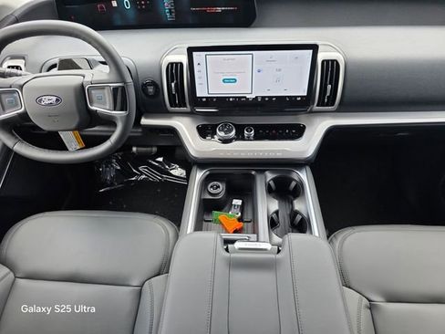 New 2026 Ford Expedition Max Active RWD image 17