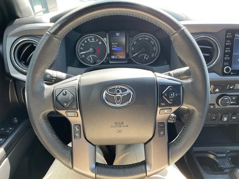 Used 2022 Toyota Tacoma TRD Sport w/ TRD Premium Sport Package AWD/4WD image 12