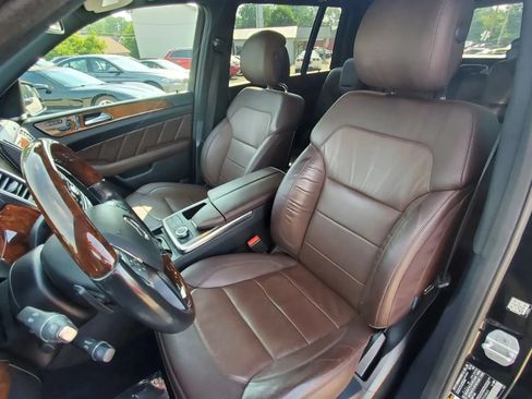Used 2015 Mercedes-Benz GL 450 4MATIC image 31