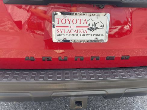 Used 2025 Toyota 4Runner SR5 AWD/4WD image 8