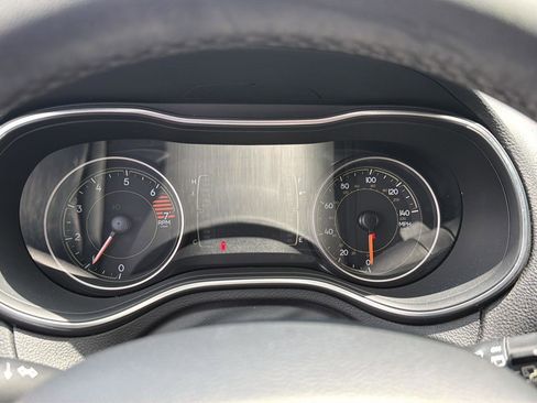 Used 2020 Jeep Cherokee Latitude Plus AWD/4WD image 22