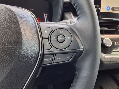 Used 2026 Toyota Corolla Cross LE image 20