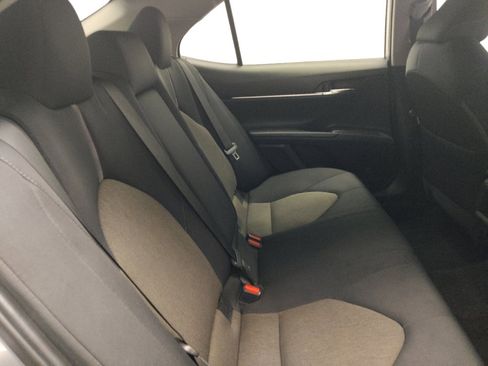 Used 2022 Toyota Camry LE image 19