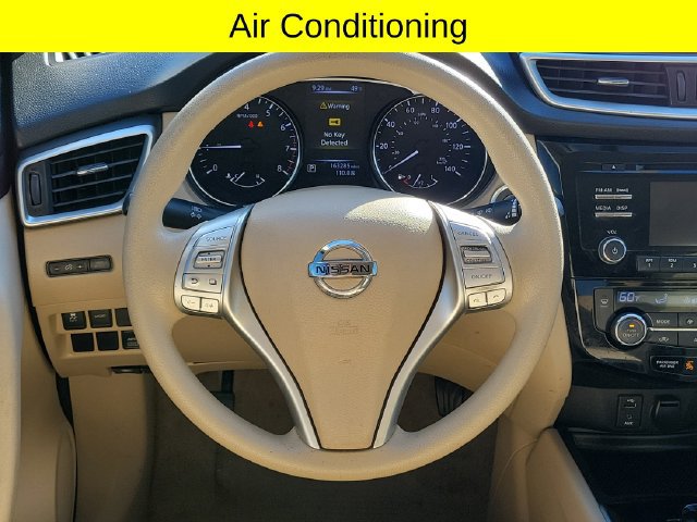 Used 2014 Nissan Rogue SV w/ SV Moonroof Package AWD/4WD image 10