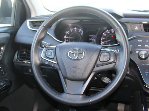 Used 2016 Toyota Avalon XLE Premium FWD image 11