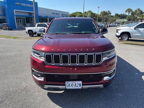 Used 2024 Jeep Wagoneer L Series II w/ Flexible Seating Group AWD/4WD image 8