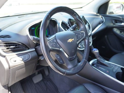 Used 2018 Chevrolet Volt Premier w/ Driver Confidence Package FWD image 19