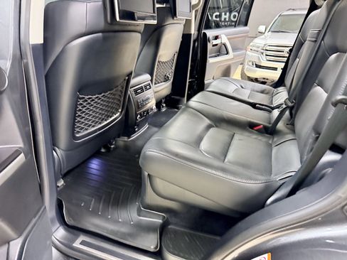 Used 2016 Toyota Land Cruiser image 29